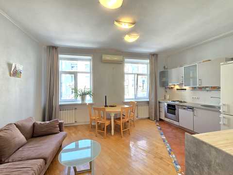 квартира за адресою Заньковецької вул., 10