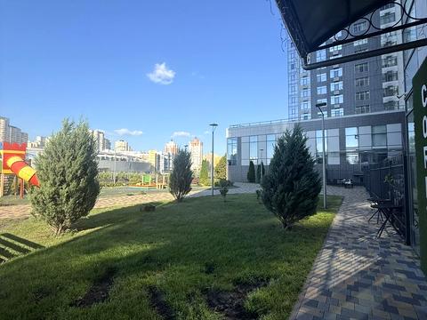 комерційна за адресою Трускавецька вул., 10-Г