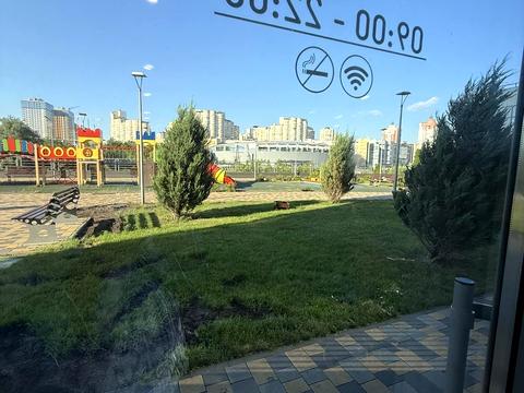 комерційна за адресою Трускавецька вул., 10-Г