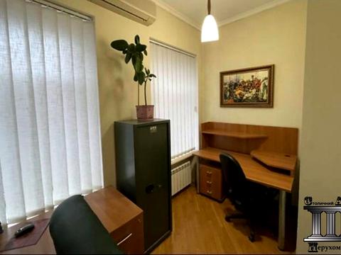 комерційна за адресою Софіївська пл., 25-А
