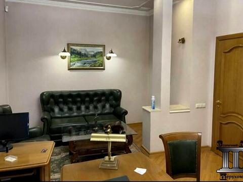 комерційна за адресою Софіївська пл., 25-А