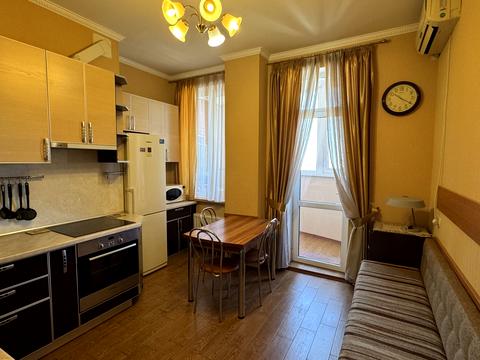 квартира за адресою Базарна вул., 5/3