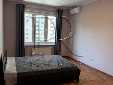 квартира за адресою Сім'ї Кульженків вул. (Петра Дегтяренка), 21