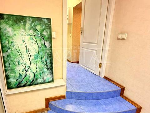 комерційна за адресою Кріпосний пров., 4
