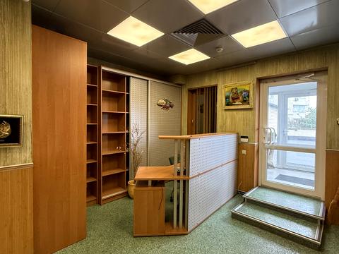 комерційна за адресою Володимира Івасюка просп. (Героїв Сталінграду), 12-Є