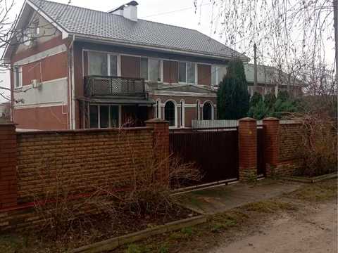 будинок за адресою Лютнева вул.