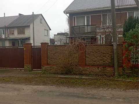 будинок за адресою Лютнева вул.