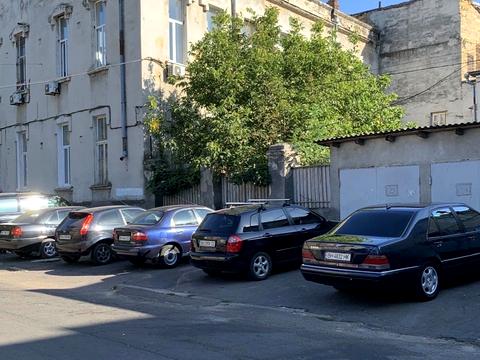 коммерческая по адресу Колонтаевская ул., 8/1