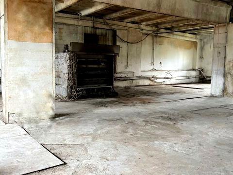комерційна за адресою Володимира Навроцького вул., 25