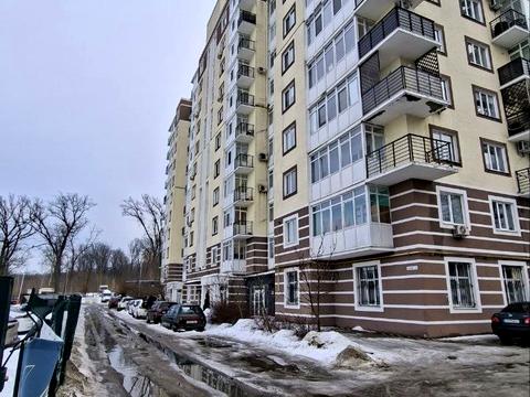 комерційна за адресою Лісова вул., 1-Б