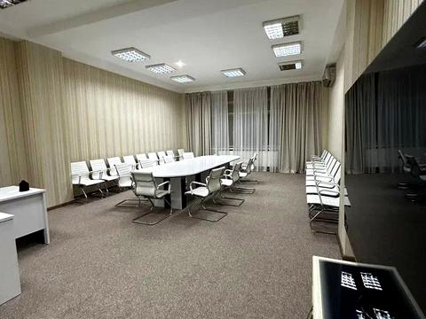 комерційна за адресою Євгена Коновальця вул. (Щорса), 36-В