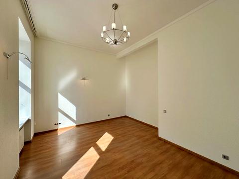 комерційна за адресою Велика Васильківська вул. (Червоноармійська), 49