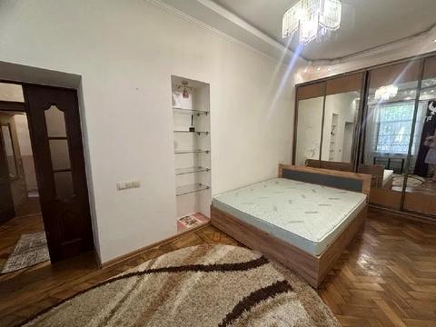 квартира за адресою Пекарська вул., 2