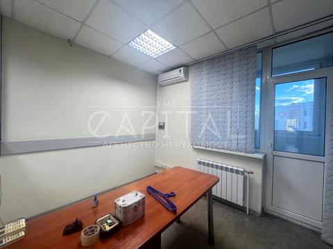комерційна за адресою Василя Касіяна вул., 2/1