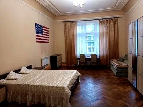 квартира за адресою Адама Міцкевича пл., 2