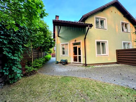 будинок за адресою Олександра Олеся вул., 19Б