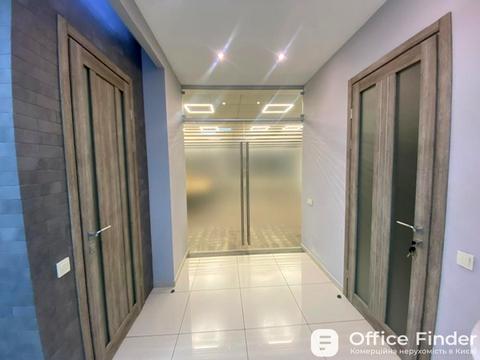 комерційна за адресою Кловський узвіз, 7a