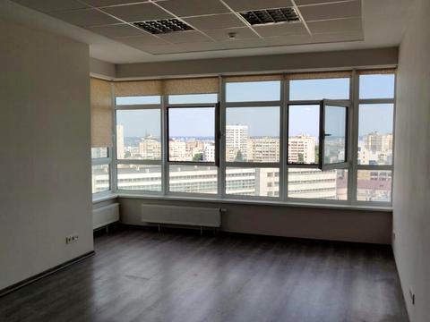 комерційна за адресою Кловський узвіз, 7a
