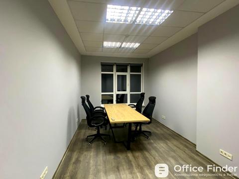 комерційна за адресою Кловський узвіз, 7a