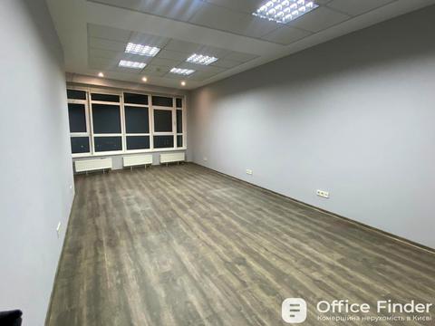 комерційна за адресою Кловський узвіз, 7a