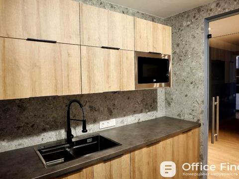 комерційна за адресою Кловський узвіз, 7a
