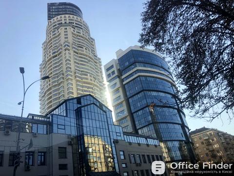 комерційна за адресою Кловський узвіз, 7a