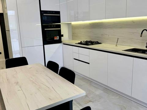 квартира за адресою Сім'ї Кульженків вул. (Петра Дегтяренка), 33