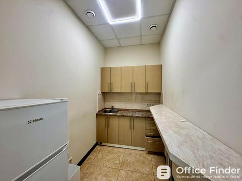 комерційна за адресою Кловський узвіз, 7a