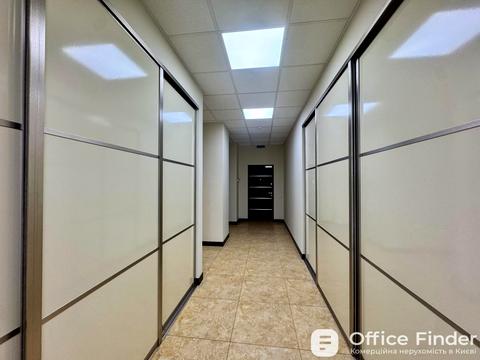 комерційна за адресою Кловський узвіз, 7a