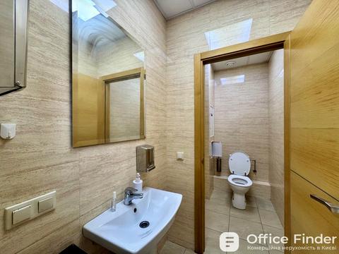 комерційна за адресою Кловський узвіз, 7a