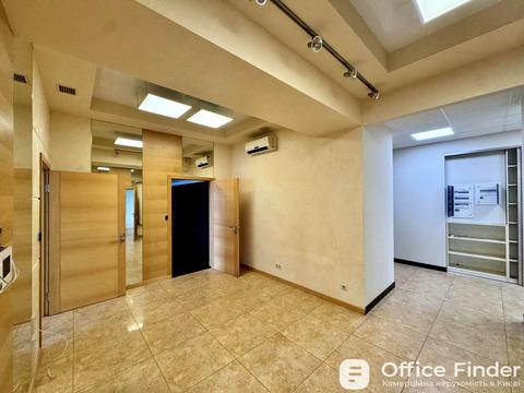 комерційна за адресою Кловський узвіз, 7a