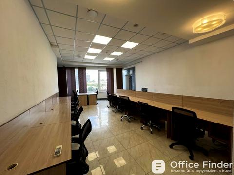 комерційна за адресою Кловський узвіз, 7a