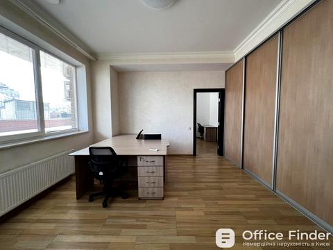 комерційна за адресою Кловський узвіз, 7a