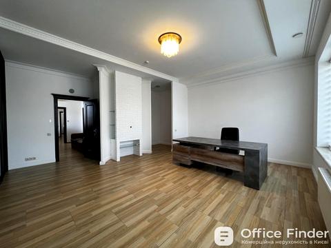 комерційна за адресою Кловський узвіз, 7a