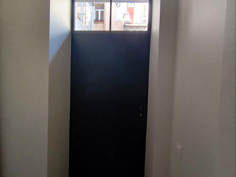комерційна за адресою Личаківська вул. (), 9