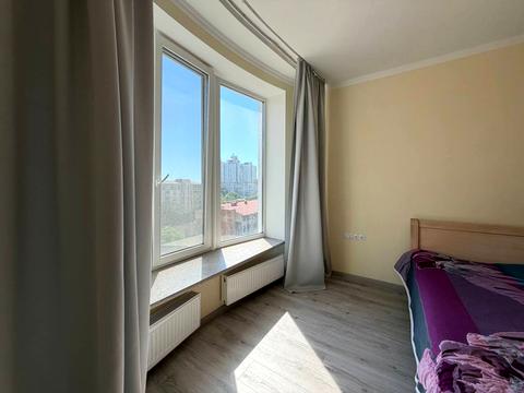 квартира за адресою Зоопаркова вул., 8в