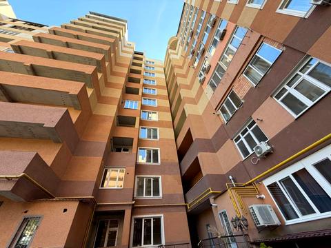 квартира за адресою Зоопаркова вул., 8в