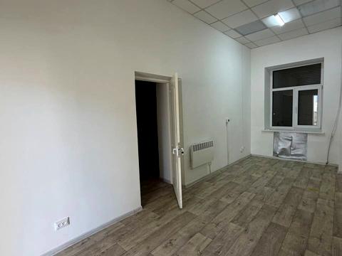 комерційна за адресою Криворізька вул., 2