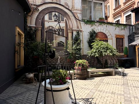 квартира за адресою В'ячеслава Чорновола вул., 14
