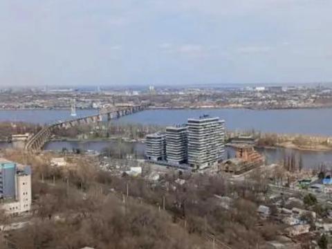 квартира за адресою 3 Штурмової Бригади вул. (6-ї Стрілецької Дивізії), (Будинок)