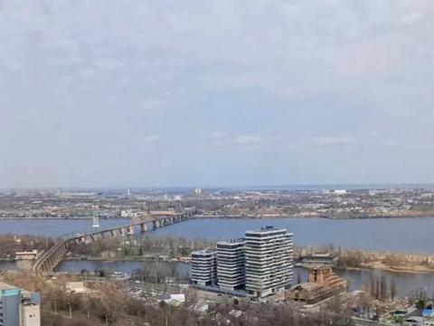 квартира за адресою 3 Штурмової Бригади вул. (6-ї Стрілецької Дивізії), (Будинок)