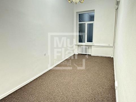 комерційна за адресою Антоновича вул. (Горького), 10а