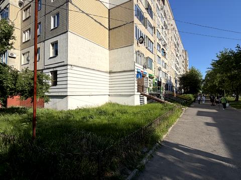 комерційна за адресою Червоної Калини просп., 97