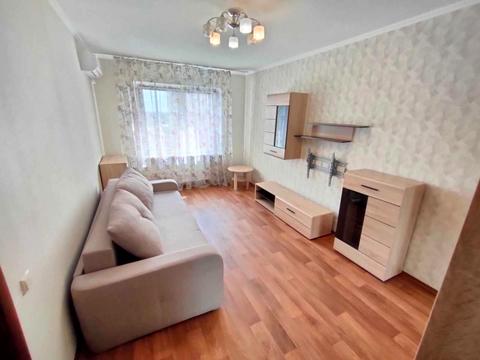 квартира за адресою Софії Русової вул., 1