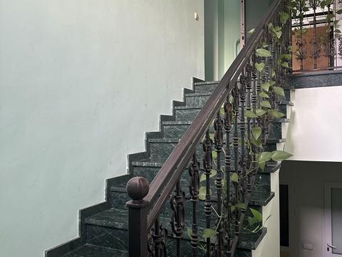 коммерческая по адресу Гната Хоткевича пер. (Червоногвардійський), 2