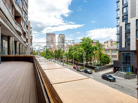 комерційна за адресою Жилянська вул., 59