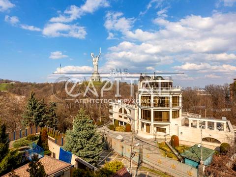 коммерческая по адресу Пирятинская ул., 4