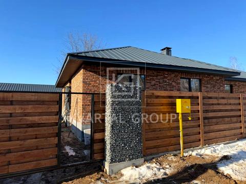 будинок за адресою Успішна, 3