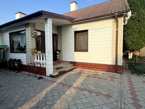 будинок за адресою Центральна