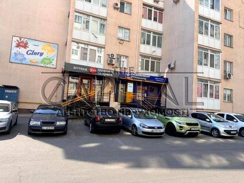 комерційна за адресою Боголюбова вул., 1